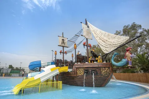 Caravia Beach in Marmari — foto 3