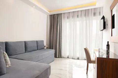 4 You Boutique in Μεταμόρφωση — foto 4