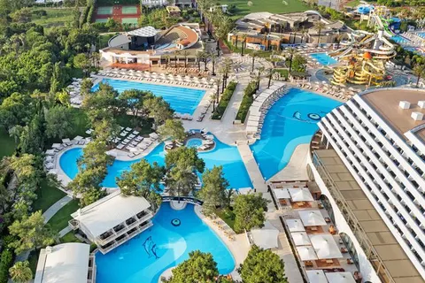 Titanic Deluxe Lara foto 1