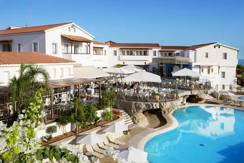 Louis Althea Beach in Παραλίμνι — foto 13