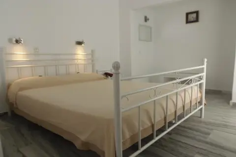 Manos in Νάουσα — foto 2
