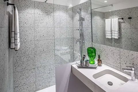 LOGINN Hotel Berlin Airport in Berlijn — foto 4