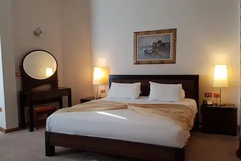 Aragosta Restaurand-Hotel in Durres — foto 19