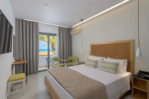 Nirvana Beach Hotel in Θεολόγος — foto 4