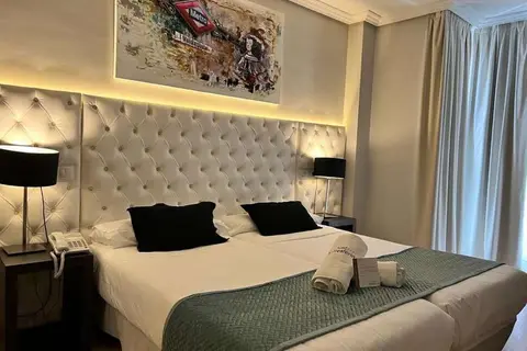 Hotel Suites Feria in Madrid — foto 2