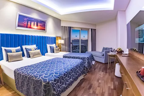 Liberty Lara Beach in Aksu — foto 10