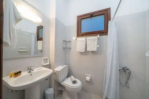 Karavados Beach Hotel in Καραβάδος — foto 12