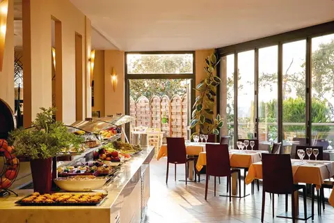 Istion Club & Spa in Πόρτες — foto 18