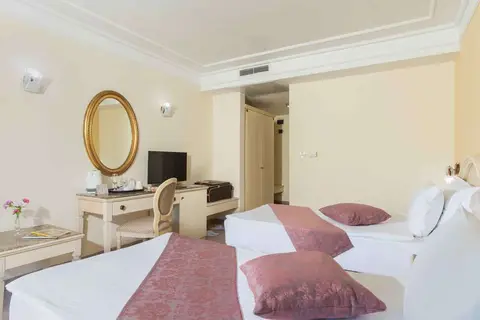 The Palace Hotel Sunny Day in Палас — foto 4