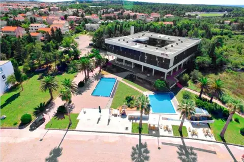 Liberty Plaza in Novalja — foto 2