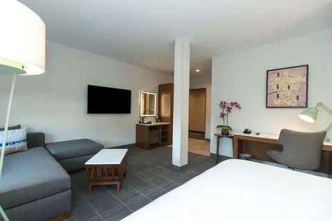 Cambria Hotel LAX in El Segundo — foto 23