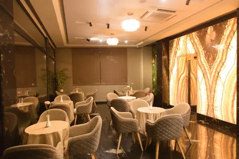 Emerald Boutique Hotel in Tirana — foto 15
