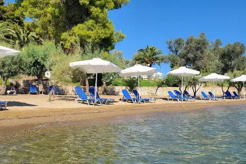 Radisson Paradise Beach Resort in Αμάρυνθος — foto 21