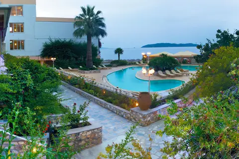 Esperides Beach Hotel in Αχλαδιάς — foto 9