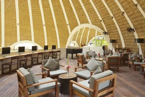 Holiday Inn Resort Kandooma Maldives in Holiday Inn Resort - Reception — foto 17