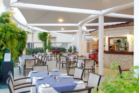 Sunrise Oasis in Παραλίμνι — foto 17
