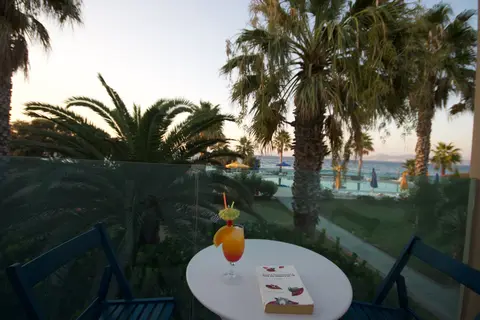 Irina Beach Hotel in Τιγκάκι — foto 8
