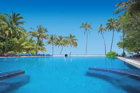 Meeru Maldives Resort Island in Golf Driving Range — foto 29