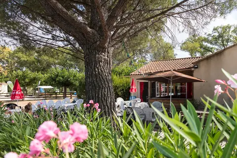 Camping Les Rives Du Luberon in Cheval-Blanc — foto 12