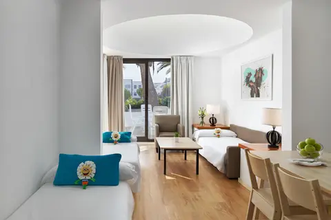 H10 Suites Lanzarote Gardens in Teguise — foto 17