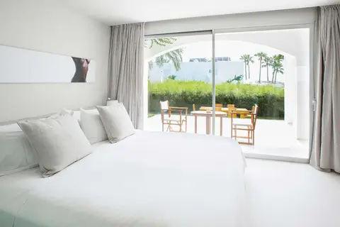 Destino Pacha Ibiza Resort in Santa Eulària des Riu, foto 4