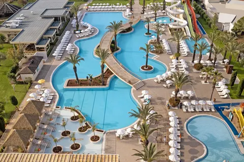 Liberty Lara Beach in Aksu — foto 13