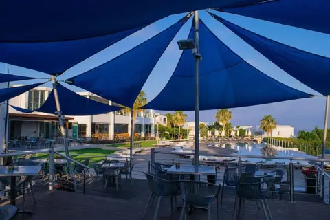 Theo Sunset Bay Hotel in Paphos — foto 7