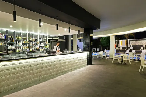 Blue Cruise & Kaila Beach Hotel in Niksar — foto 17