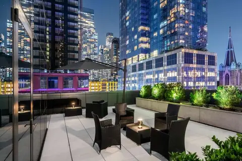 Yotel New York Times Square in New York — foto 11