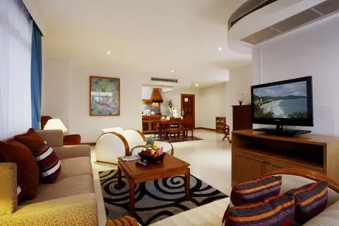 Waterfront Suites Phuket by Centara in ตำบลกะรน — foto 10