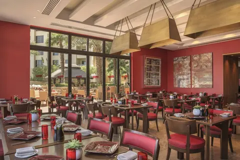 Amwaj Rotana in JB Gastropub — foto 36