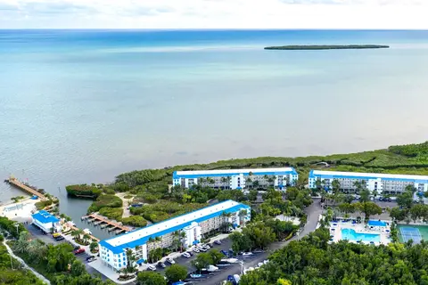 Ocean Pointe Suites at Key Largo in Islamorada