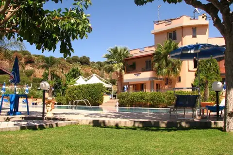 Hotel Villaggio Old River in Ricadi — foto 7