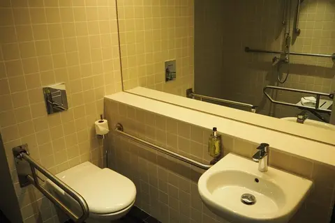 easyHotel Barcelona Fira in Barcelona — foto 15