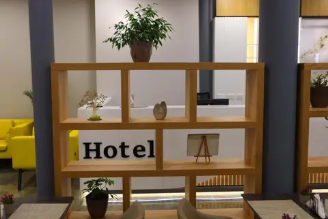 Metro Hotel Terminal in Tirana — foto 6