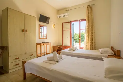 Aggeliki Apartments in Dassia Ski Club: Parasailing Water Sports in Corfu