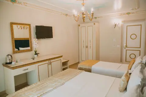 Empire Hotel in Durrës — foto 15