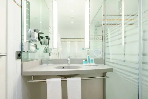 Hotel ILUNION Valencia 4 foto 5