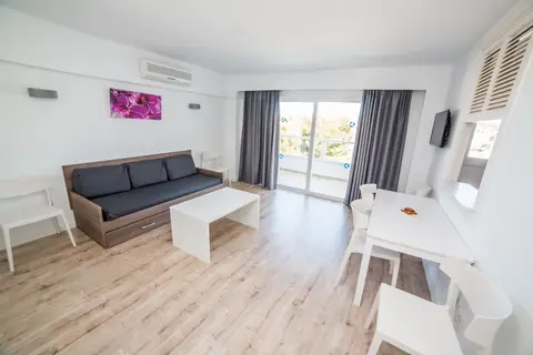 Apartamentos Mallorca Portofino in Santa Ponsa — foto 24