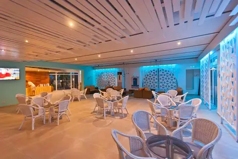 Irina Beach Hotel in Zipari, foto 16