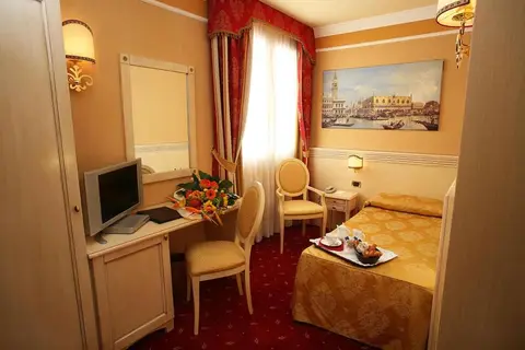 iH Hotels Padova Admiral in Padua, foto 5