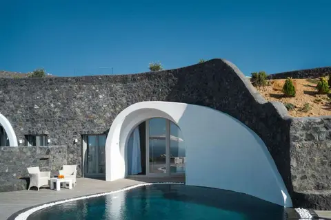 Danae Suites Santorini in Pizza Santorini