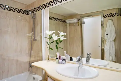 H10 Conquistador in Arona — foto 28