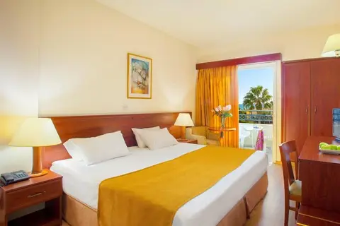 Kapetanios Limassol Hotel in Limassol — foto 10