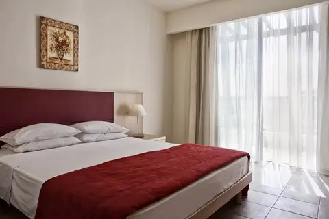 Sunrise Beach Resort in Πεύκοι — foto 2