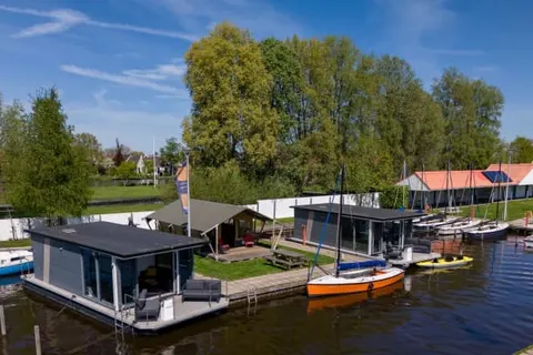 Huren Houseboat Heeg foto 1