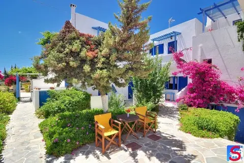 Soultana Rooms & Apartments in Πολλώνια — foto 19