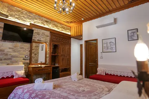 Hotel Bineri in Gjirokastra — foto 20