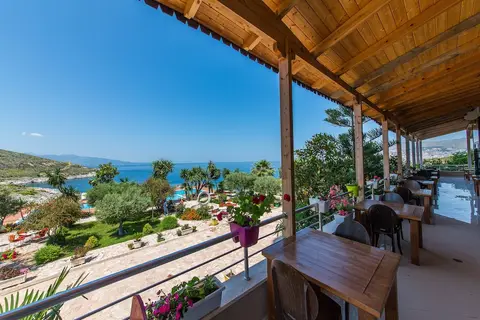 Hotel Bahamas in Saranda — foto 24