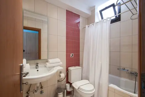 Hotel Punta in Καλύβια — foto 29